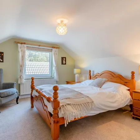 4 Bed In Burtonport Oc-c31069 Holiday home *