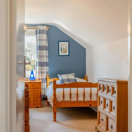 4 Bed In Burtonport Oc-c31069 *