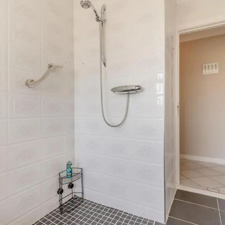 4 Bed In Burtonport Oc-c31069 *