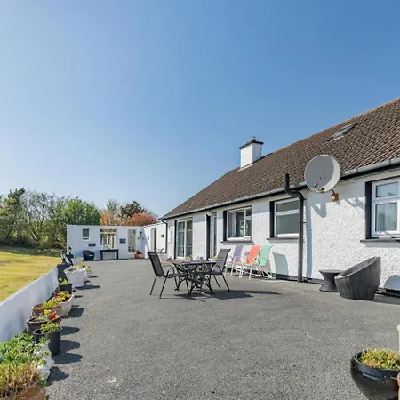 4 Bed In Burtonport Oc-c31069 Holiday home