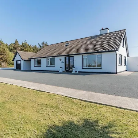 4 Bed In Burtonport Oc-c31069 Meenmore