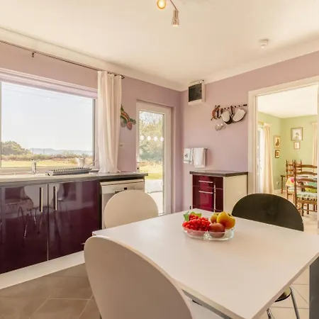 4 Bed In Burtonport Oc-c31069 *